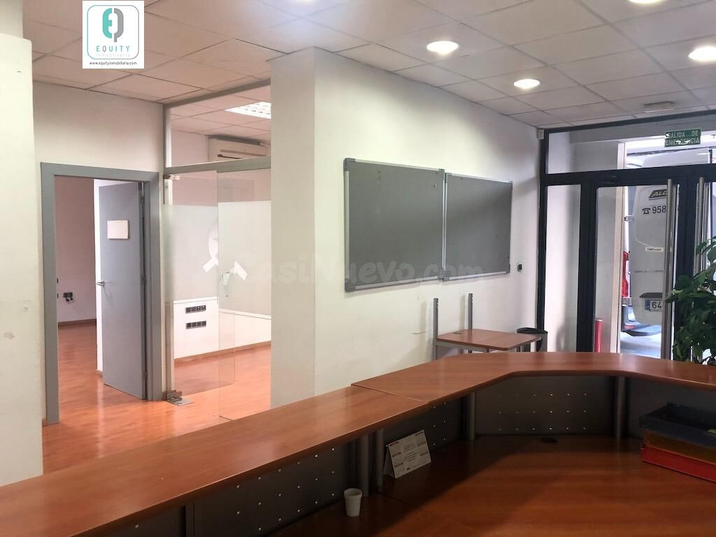 AMPLIO LOCAL COMERCIAL EN VENTA