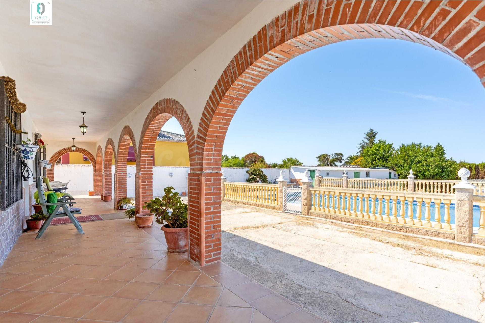 CHALET CON PISCINA EN CORTIJO PRETEL (ALBOLOTE) - foto 3