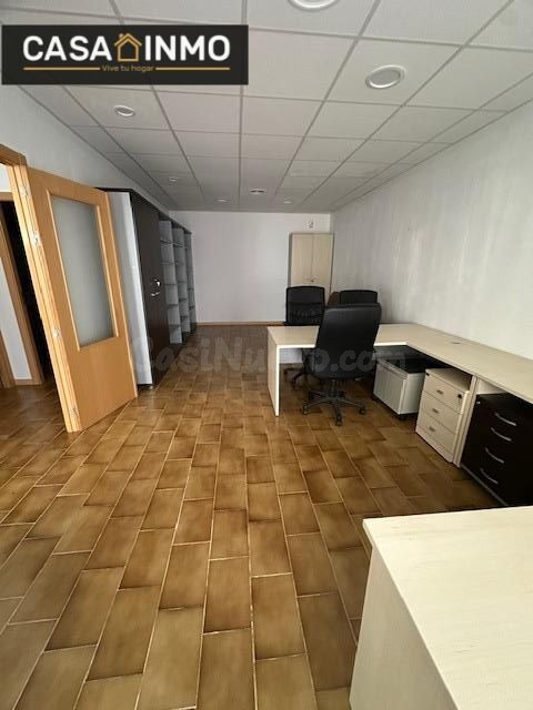 Oportunidad de Local Comercial Reformado en Barbastro - Posi - foto 5