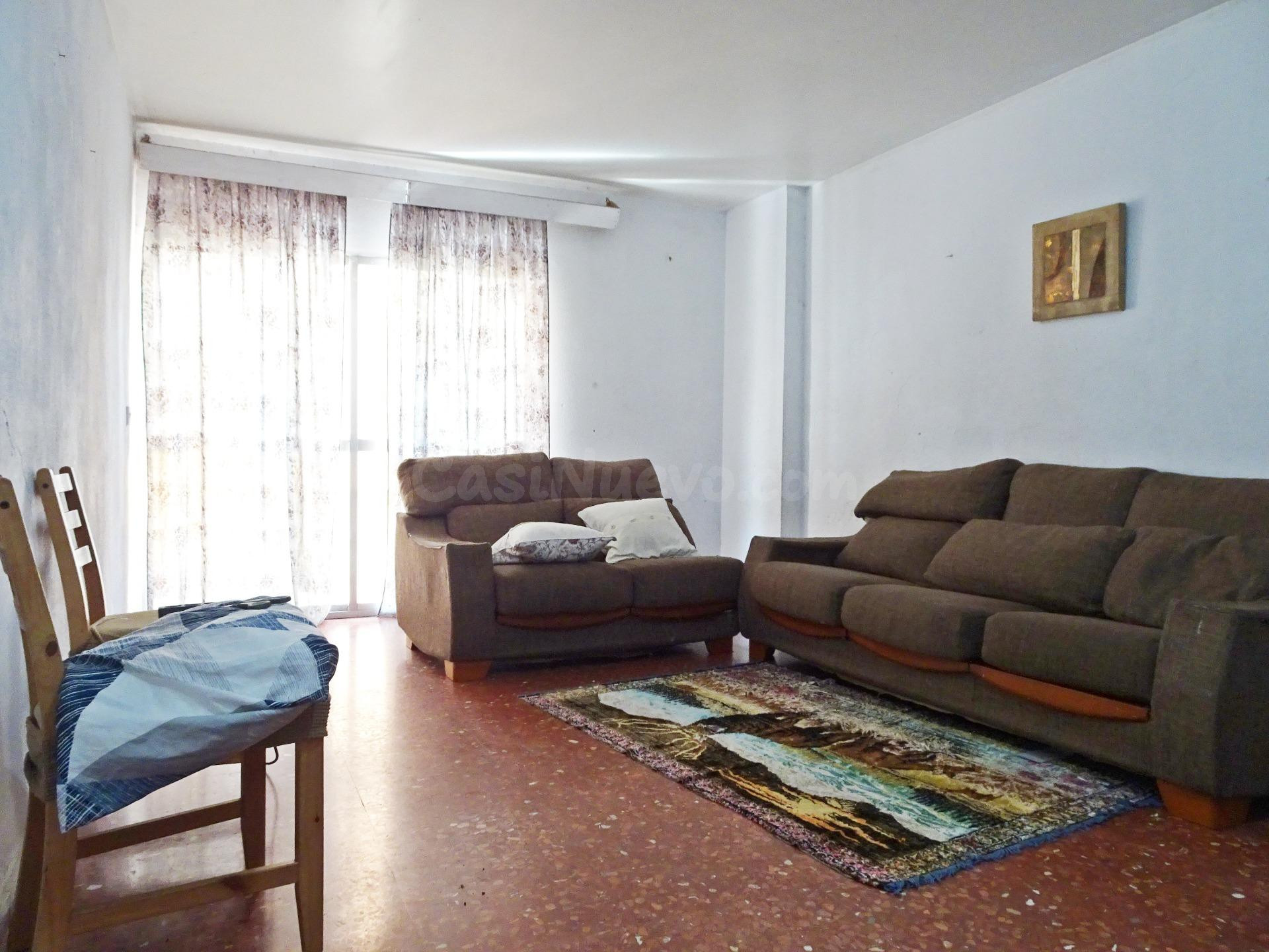 Gran piso de 4 dormitorios y terraza junto a Vialia  y estac - foto 2