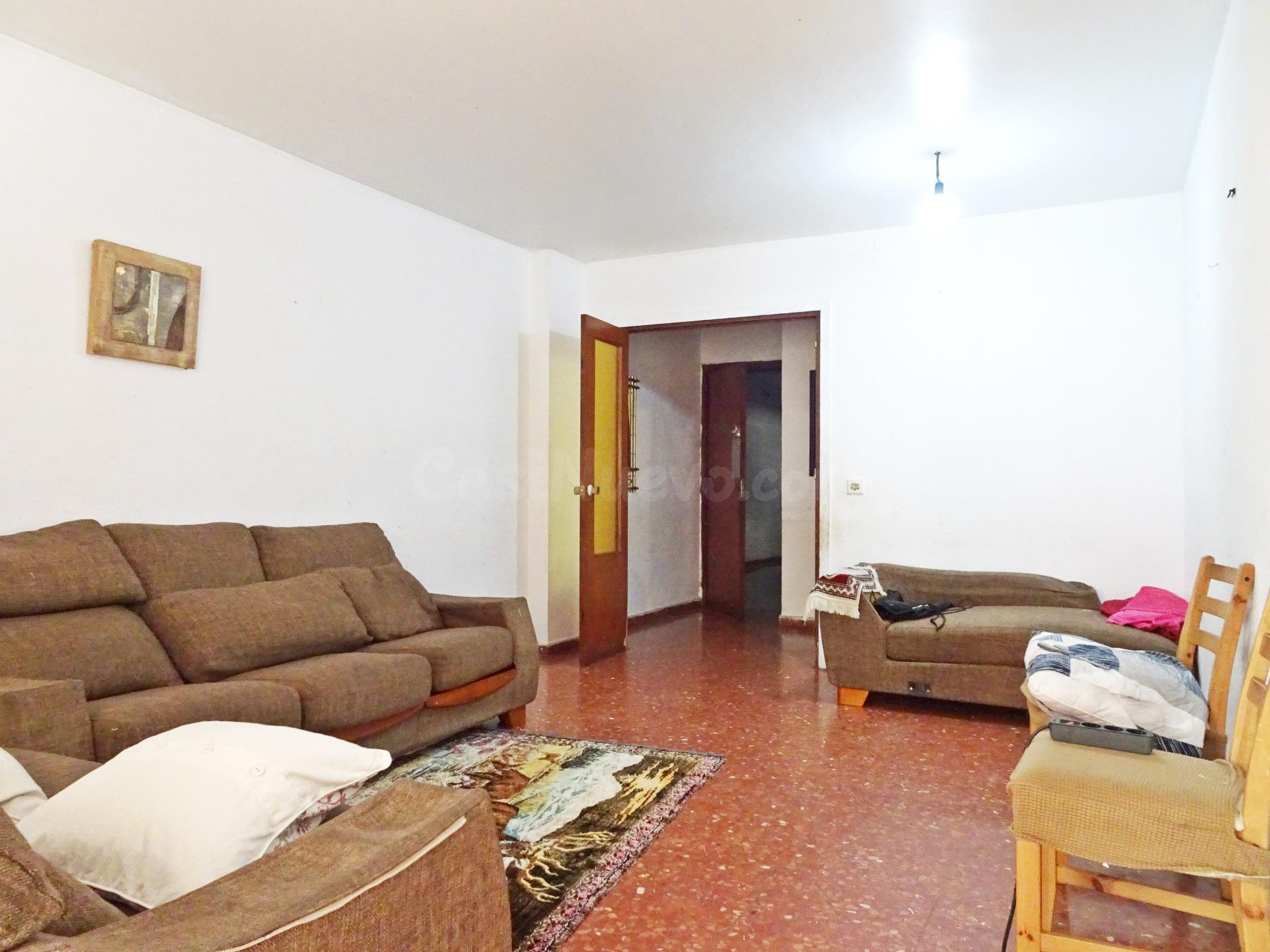 Gran piso de 4 dormitorios y terraza junto a Vialia  y estac - foto 3