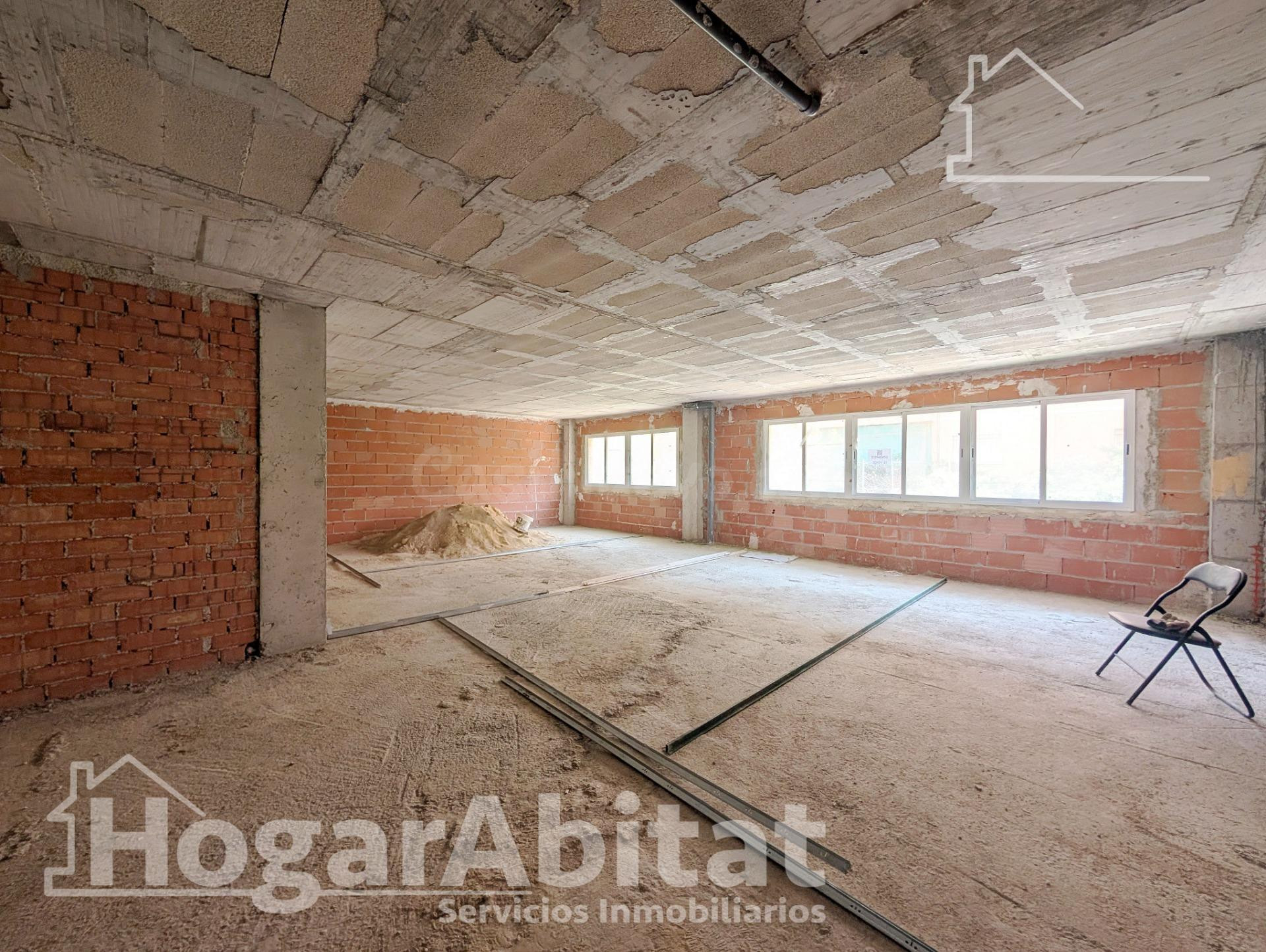 ¡PERFECTO PARA INVERTIR! LOCAL COMERCIAL MUY GRANDE Y BIEN U - foto 4