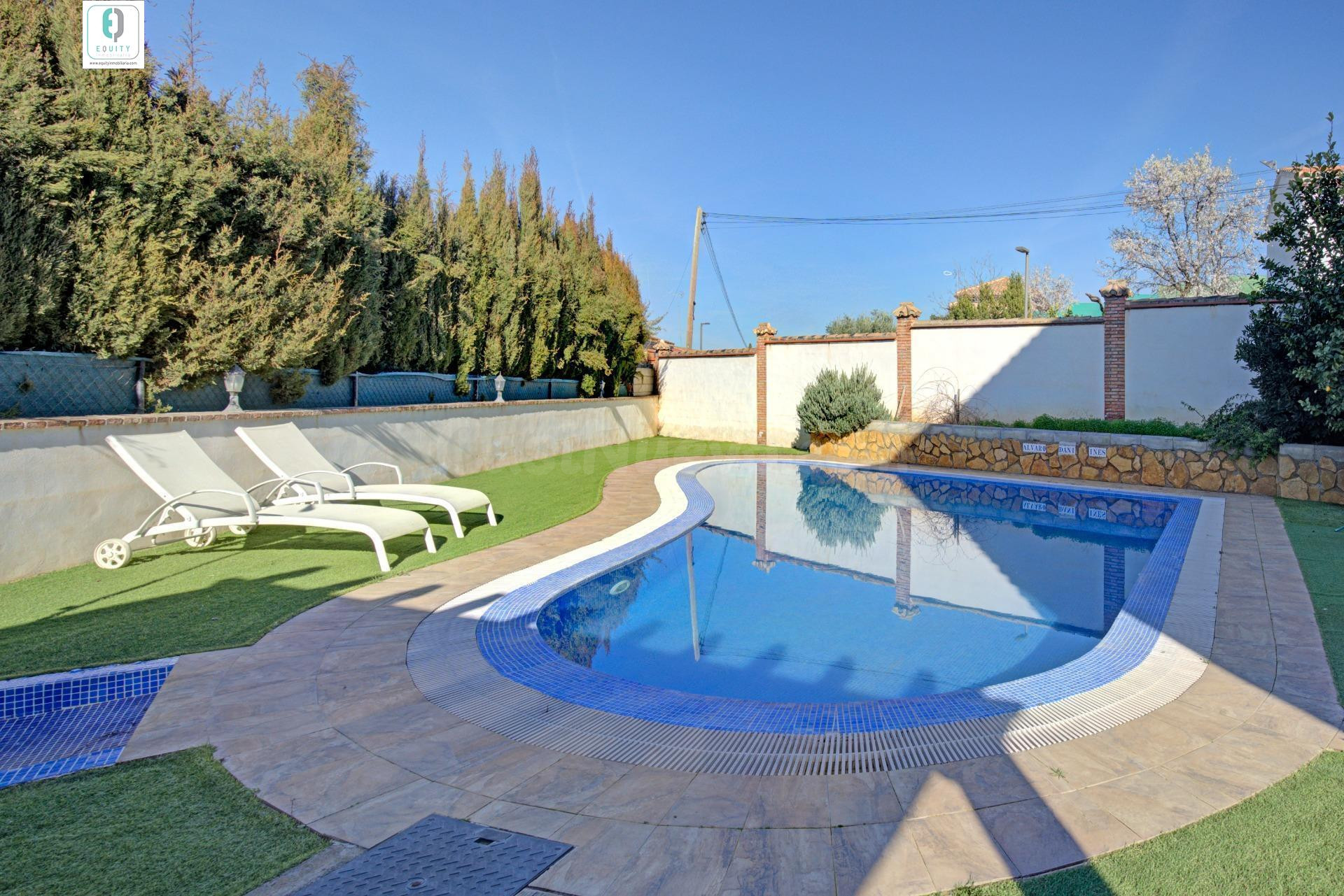 ESPECTACULAR CHALET CON PISCINA EN OTURA - foto 3