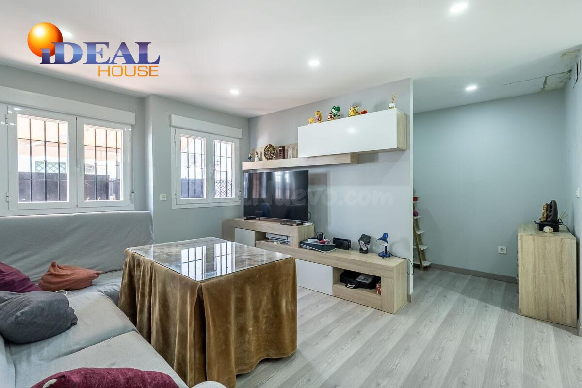 Encantadora adosada familiar en Gójar - foto 4