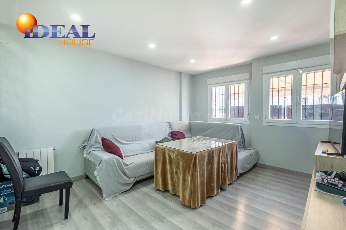 Encantadora adosada familiar en Gójar - foto 5