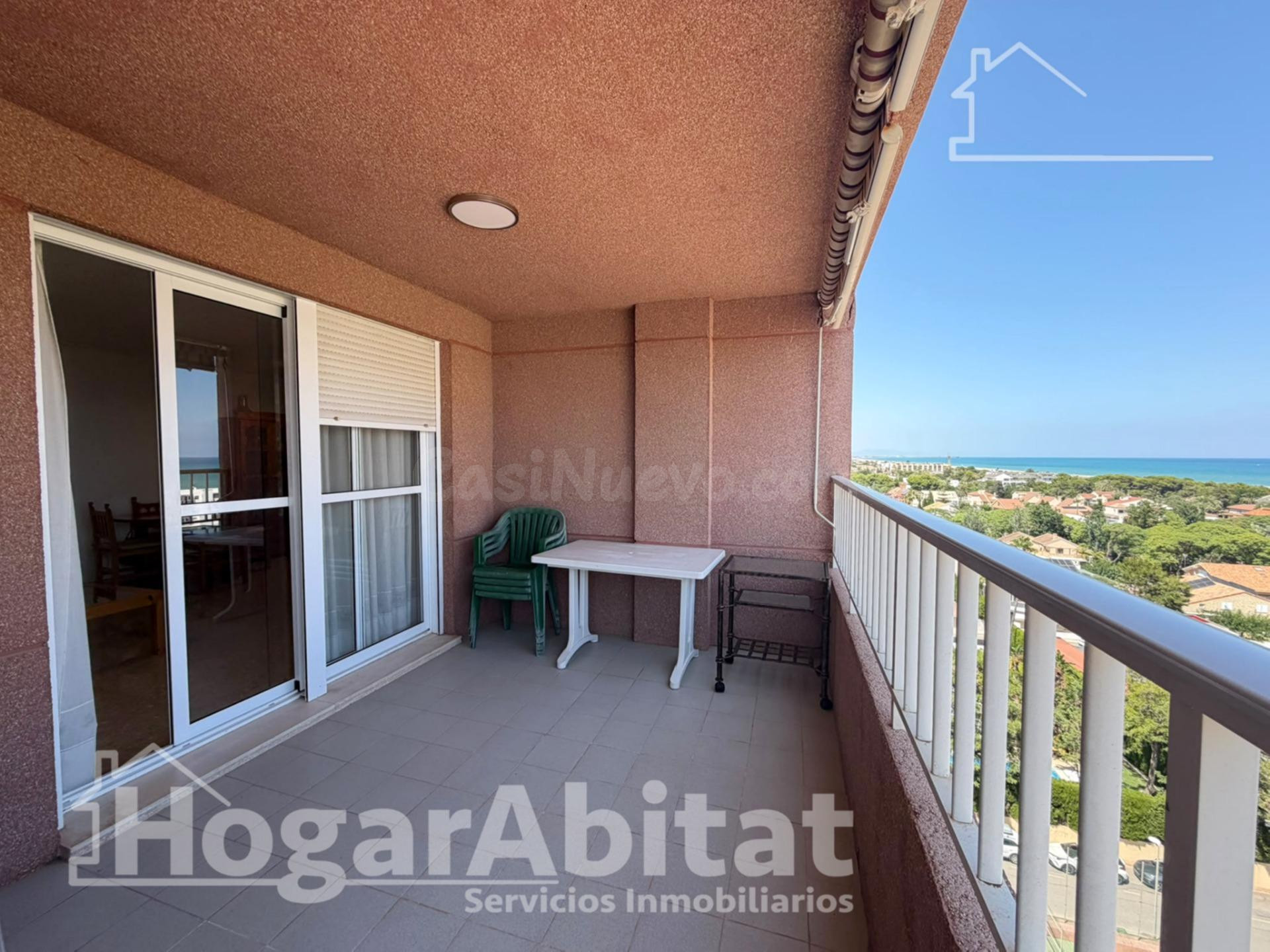 ¡CON TERRAZA Y PISCINA EN RESIDENCIAL CON VISTAS AL MAR! - foto 2