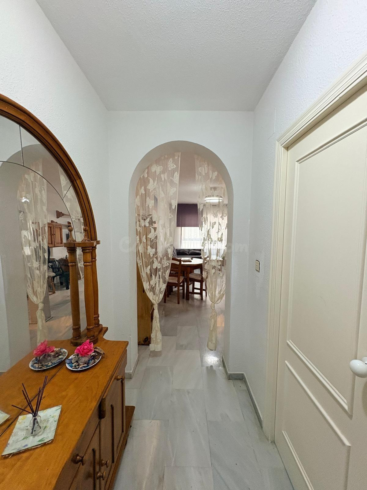 APARTAMENTO EN ALQUILER TEMPORAL PLAYA PONIENTE - foto 2