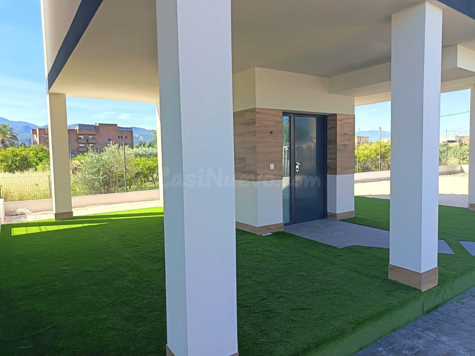 ¡Descubre el hogar de tus sueños en este encantador chalet u - foto 2