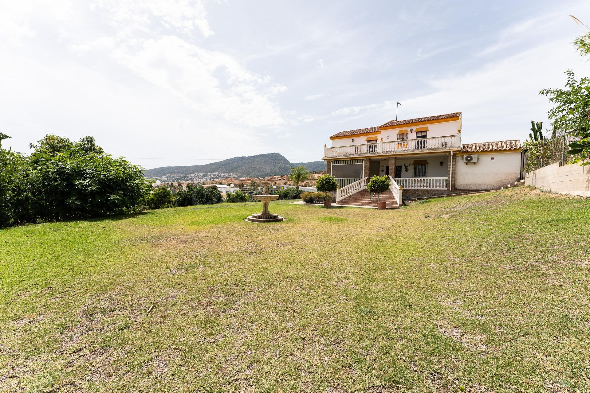 Chalet Impecable de 160 metros Utiles en Finca Rústica en Al - foto 3