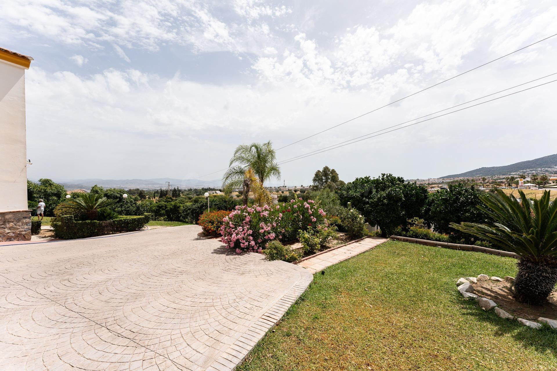 Chalet Impecable de 160 metros Utiles en Finca Rústica en Al - foto 4