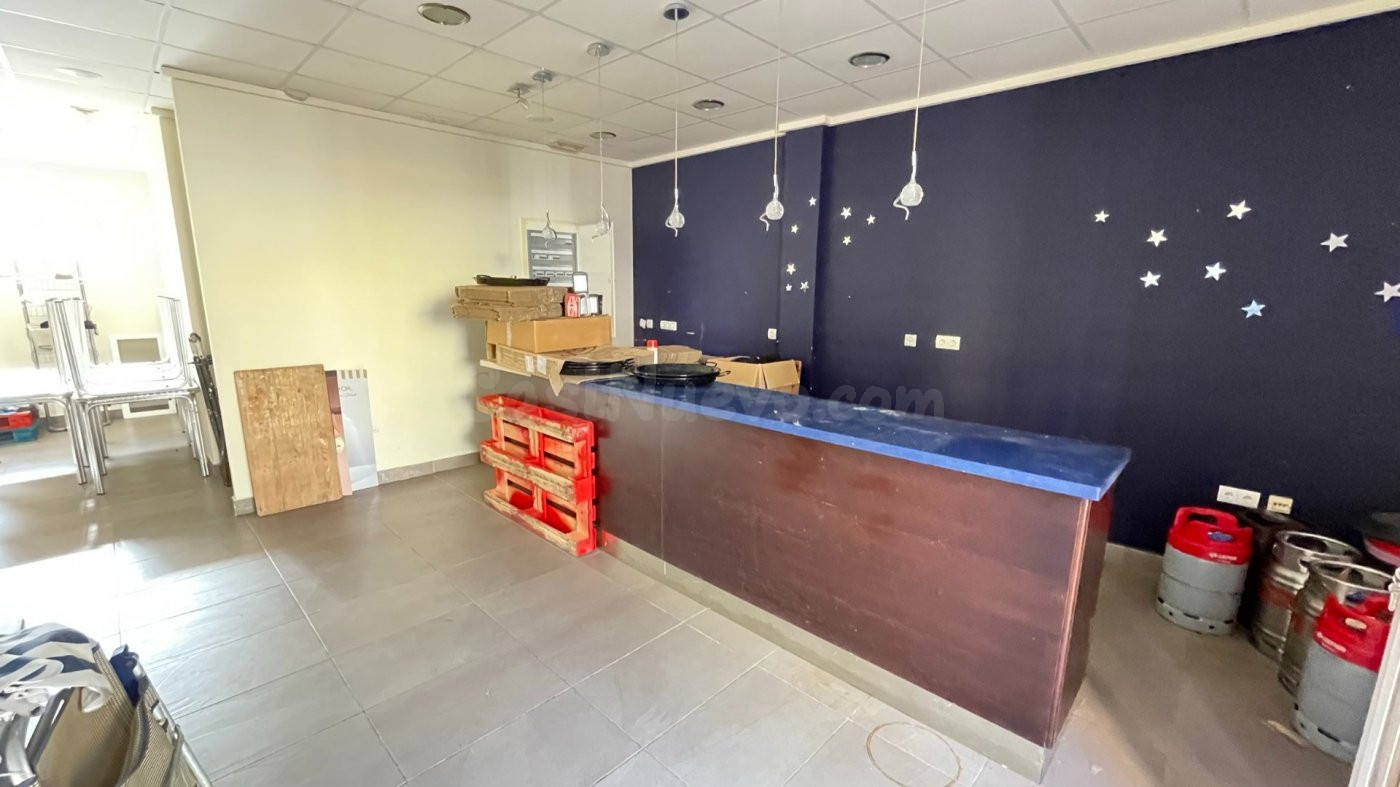 PLAYA XERACO (VALENCIA) - LOCAL COMERCIAL - SE VENDE