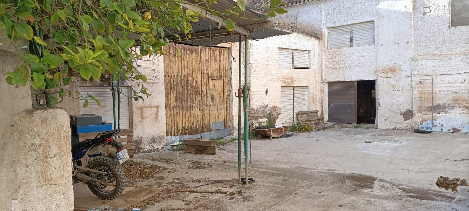 SOLAR URBANO EN EL CENTRO DE CHURRIANA DE LA VEGA - foto 4