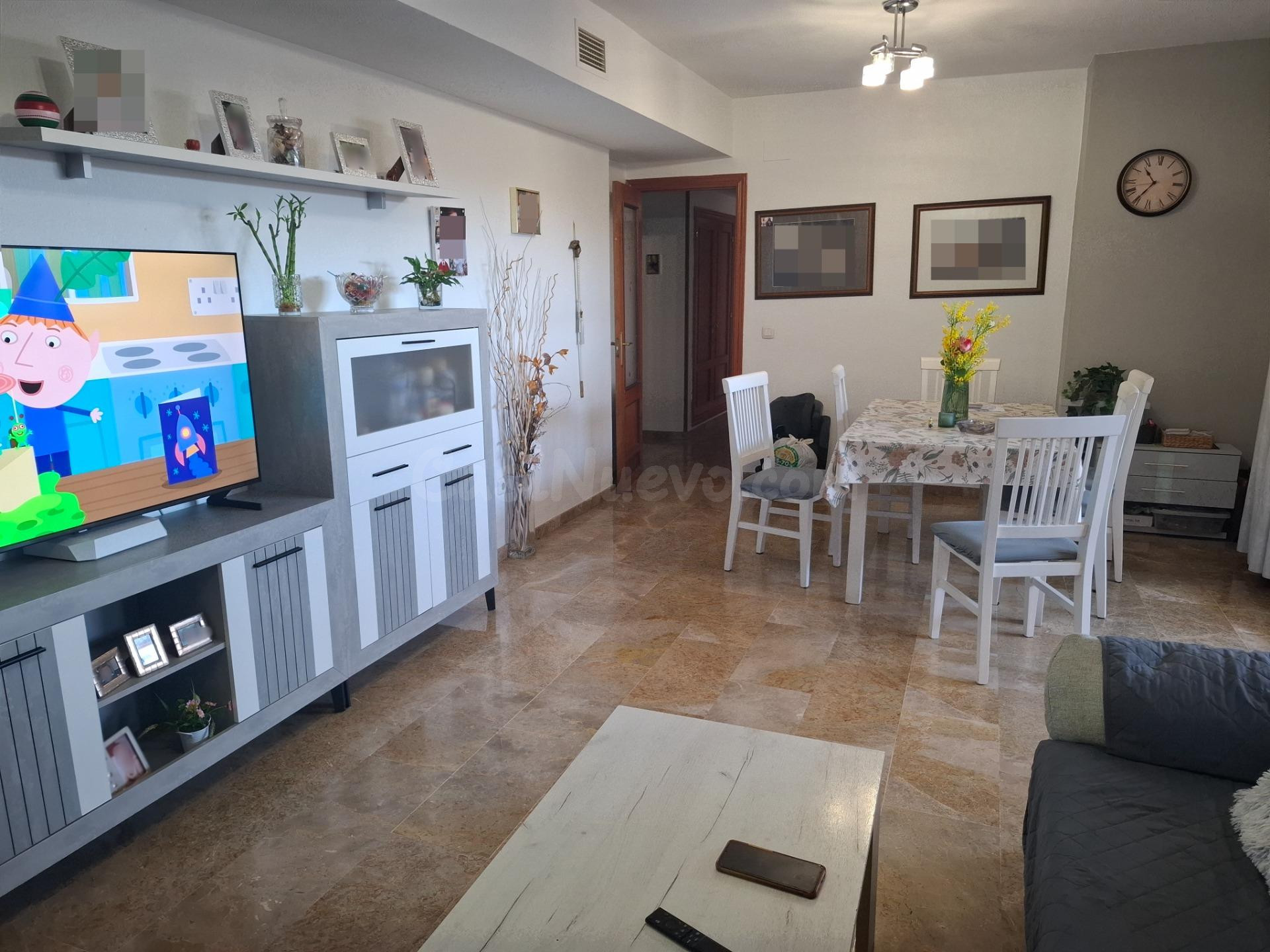 ESTUPENDO ÁTICO DE 5 DORMITORIOS, 2 BAÑOS , RECINTO CERRADO 
