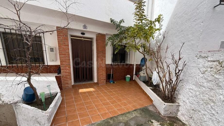 Casa con encanto y gran terraza en Otívar, a un paso de la c