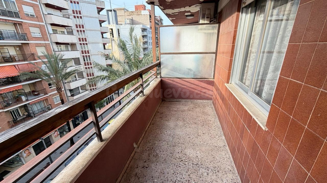 SE VENDE PISO EN CENTRO DE GANDIA - foto 3