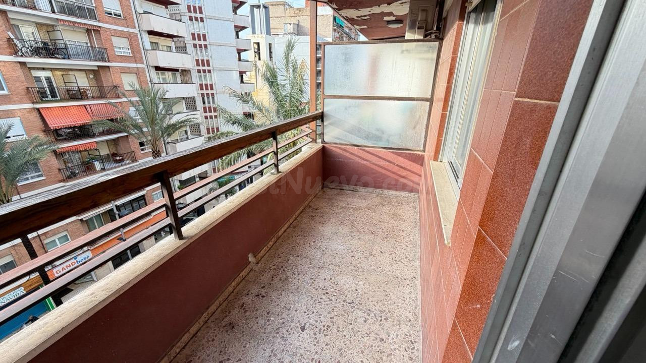 SE VENDE PISO EN CENTRO DE GANDIA - foto 4
