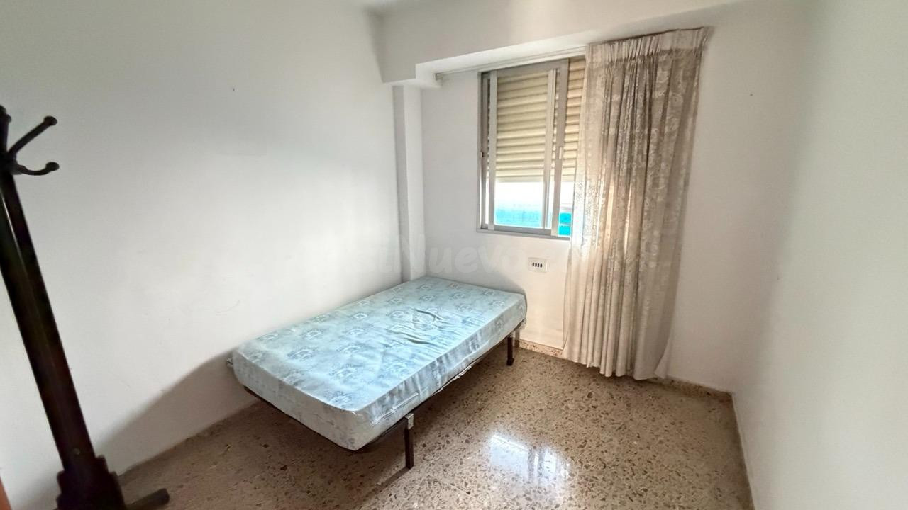 SE VENDE PISO EN CENTRO DE GANDIA - foto 5