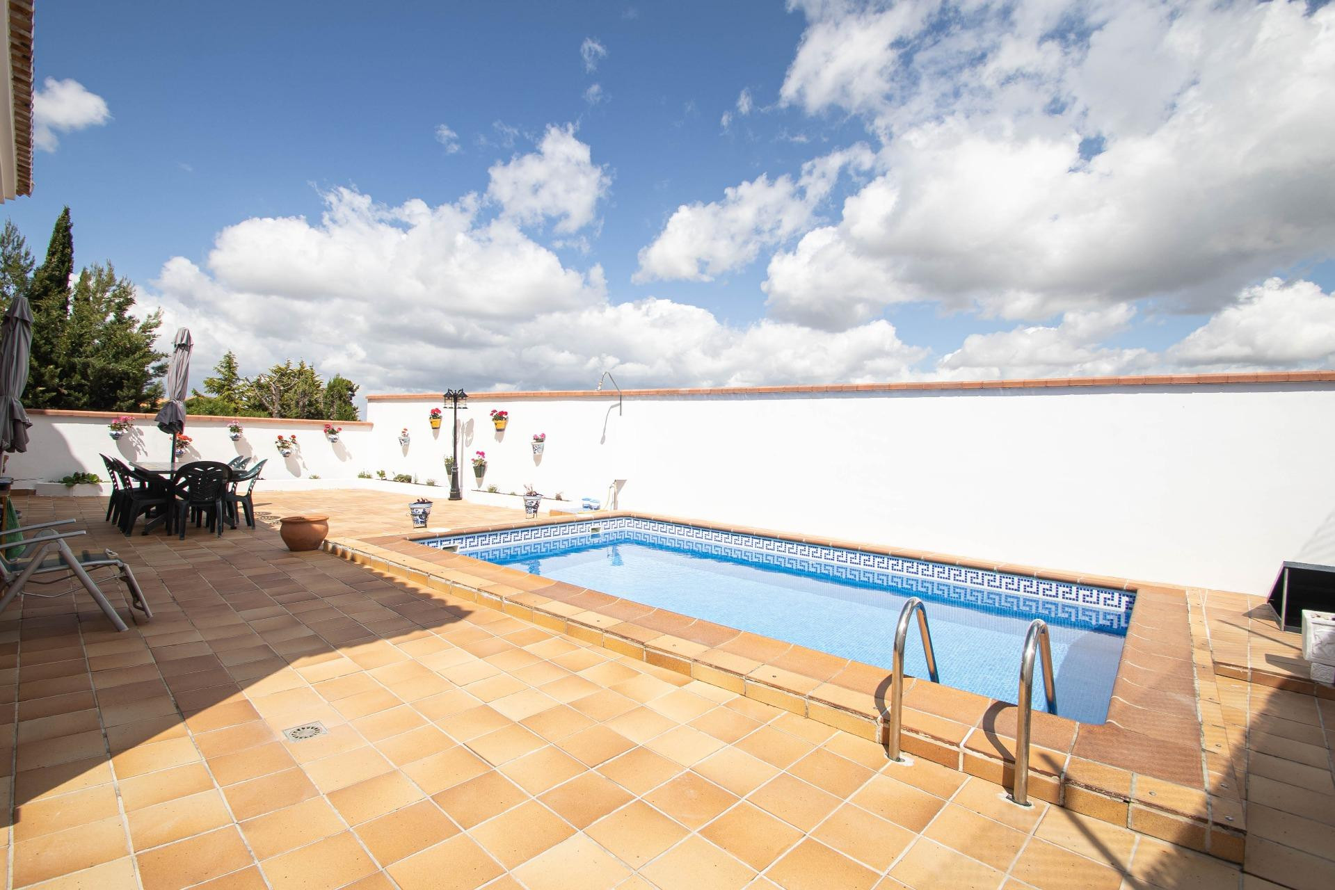 CHALET INDEPENDIENTE CON PISCINA