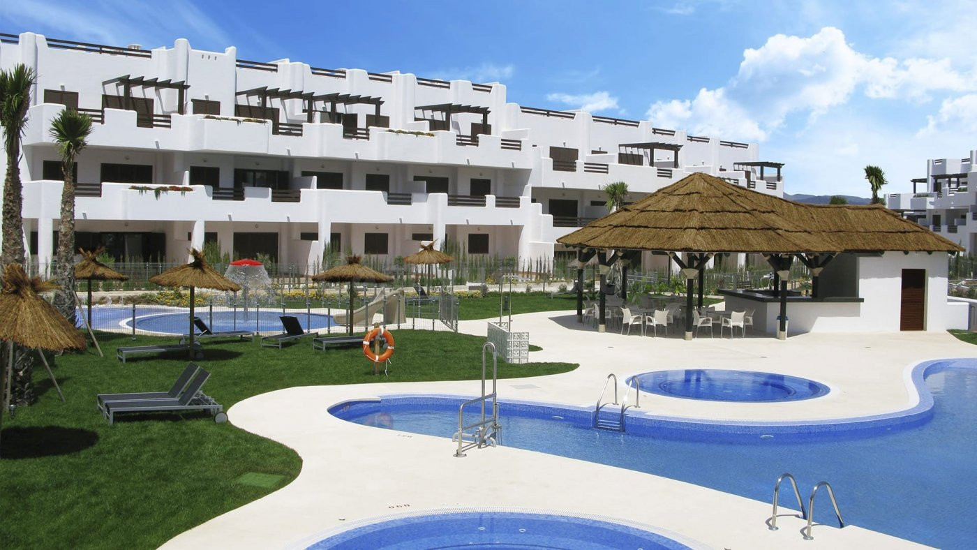 BUNGALOW CON SOLARIUM DE OBRA NUEVA EN MAR DE PULPÍ (ALMERÍA