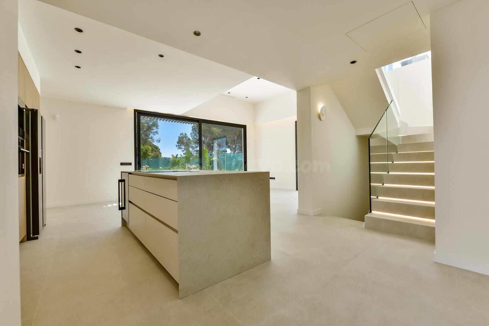 VILLA DE 3 DORMITORIOS CON PISCINA PRIVADA EN FINESTRAT - foto 2