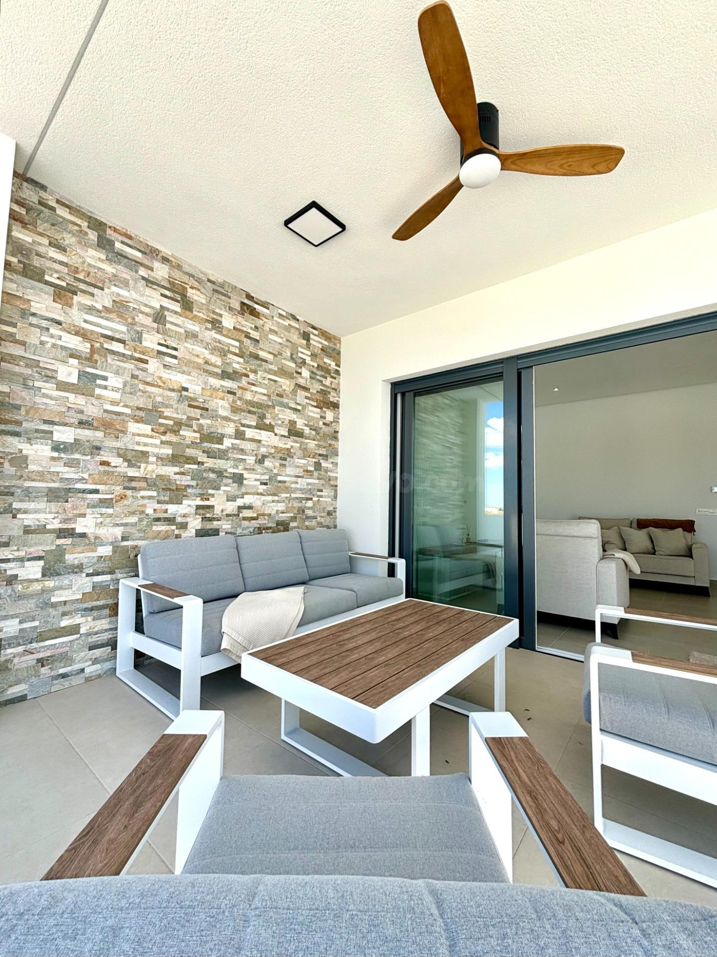 Villa de una planta con 3 dormitorios con piscina privada a  - foto 3