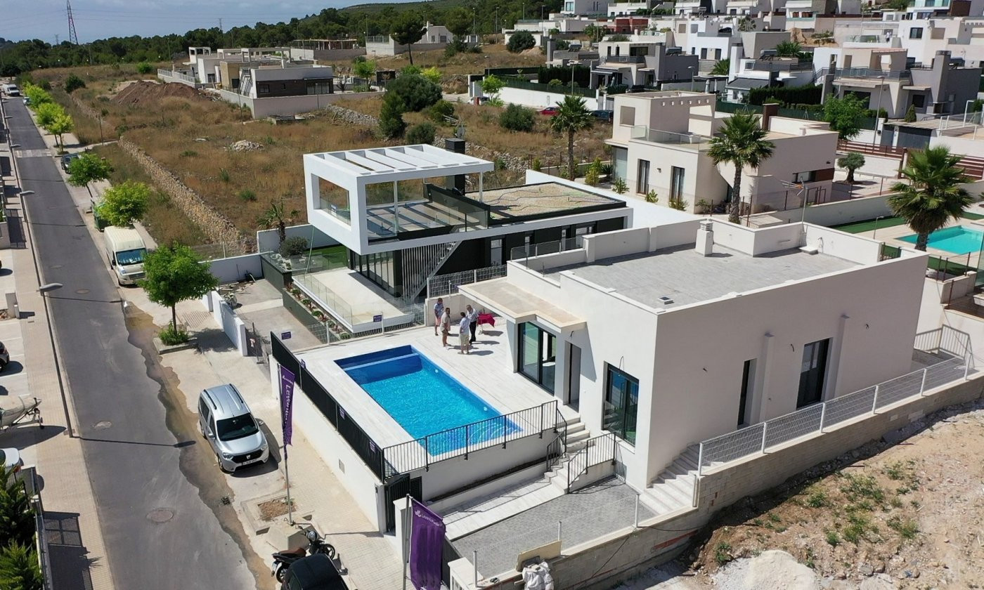 MAGNIFICA VILLA DE NUEVA CONSTRUCCIÓN EN UN nivel EN POLOP - foto 5