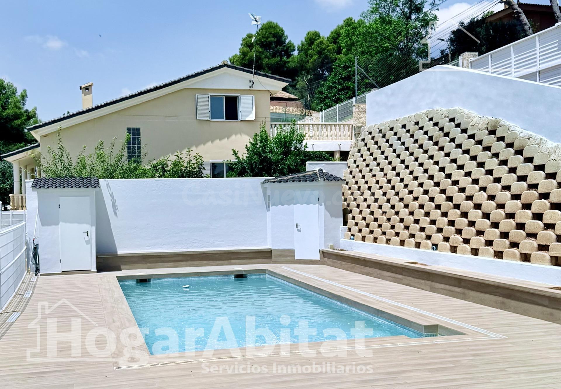 GRAN CHALET DE DOS PLANTAS CON PISCINA Y VISTAS DESPEJADAS - foto 2