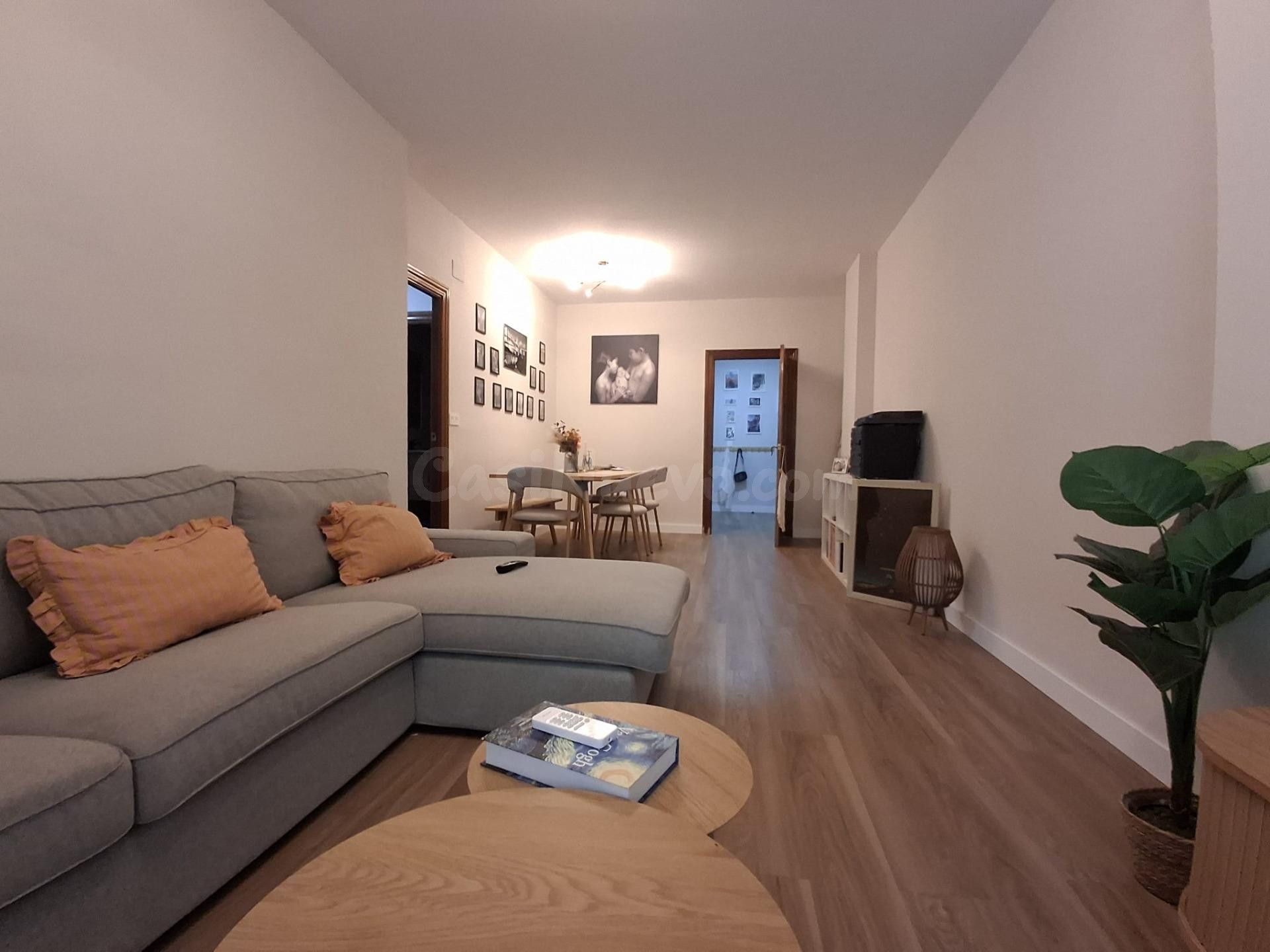 Piso de 3 dormitorios y 2 baños totalmente reformado - foto 2