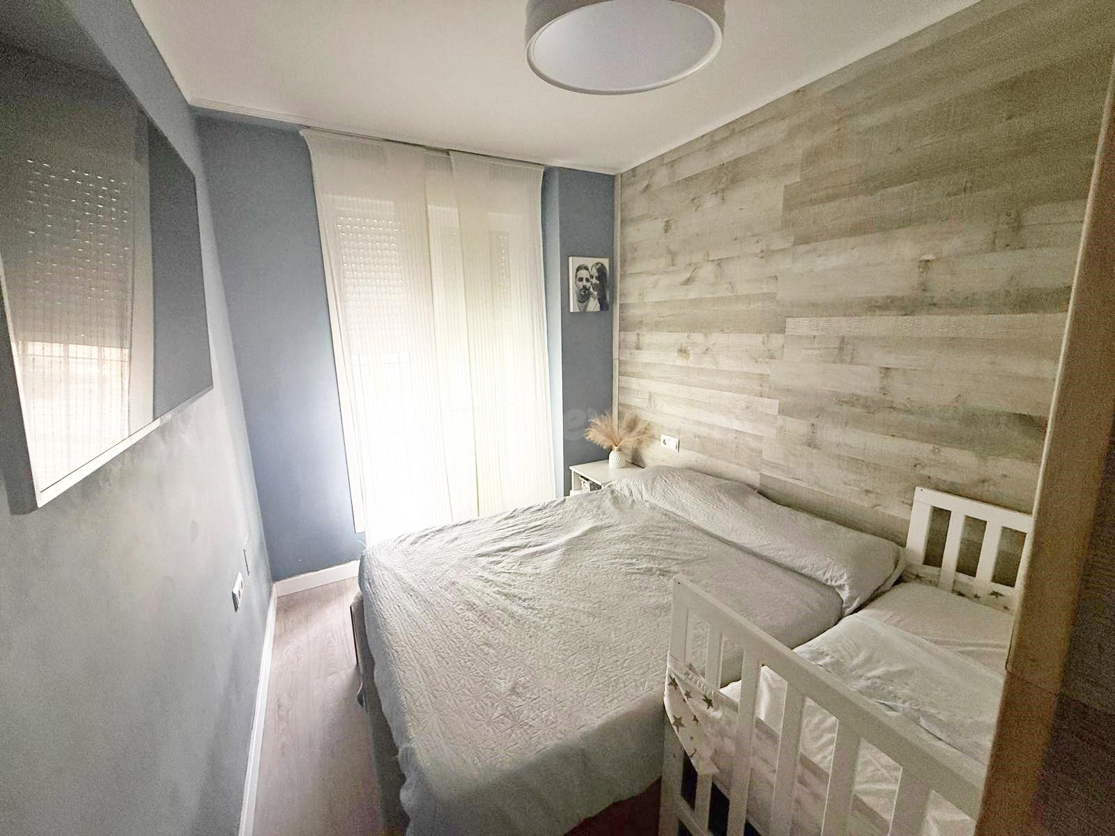 Vivienda seminueva con 2 dormitorios, 2 baños vestidor y ter - foto 4