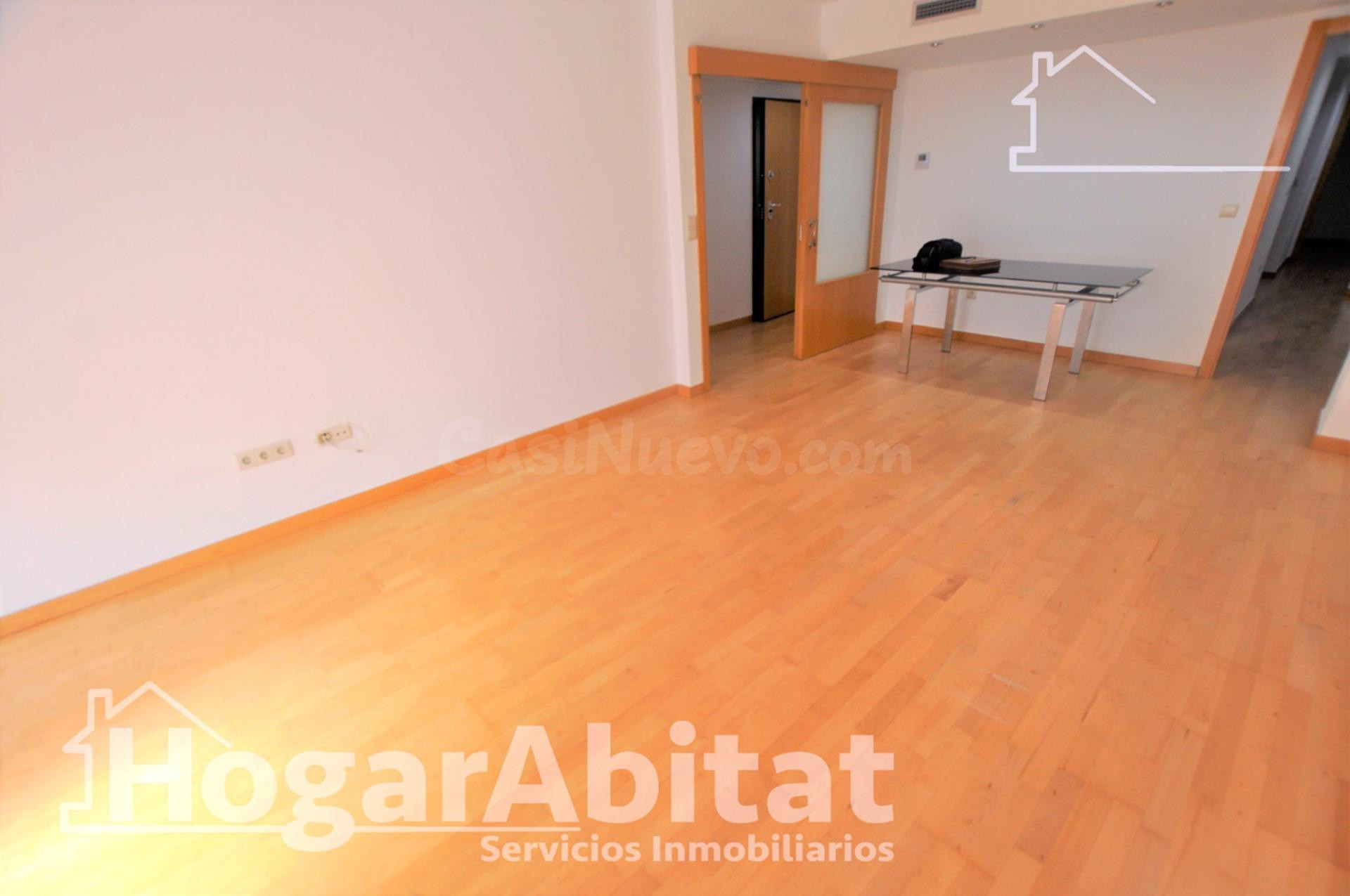 SEMINUEVO Y LUMINOSO CON TERRAZA, GARAJE Y TRASTERO EN EL CE - foto 5