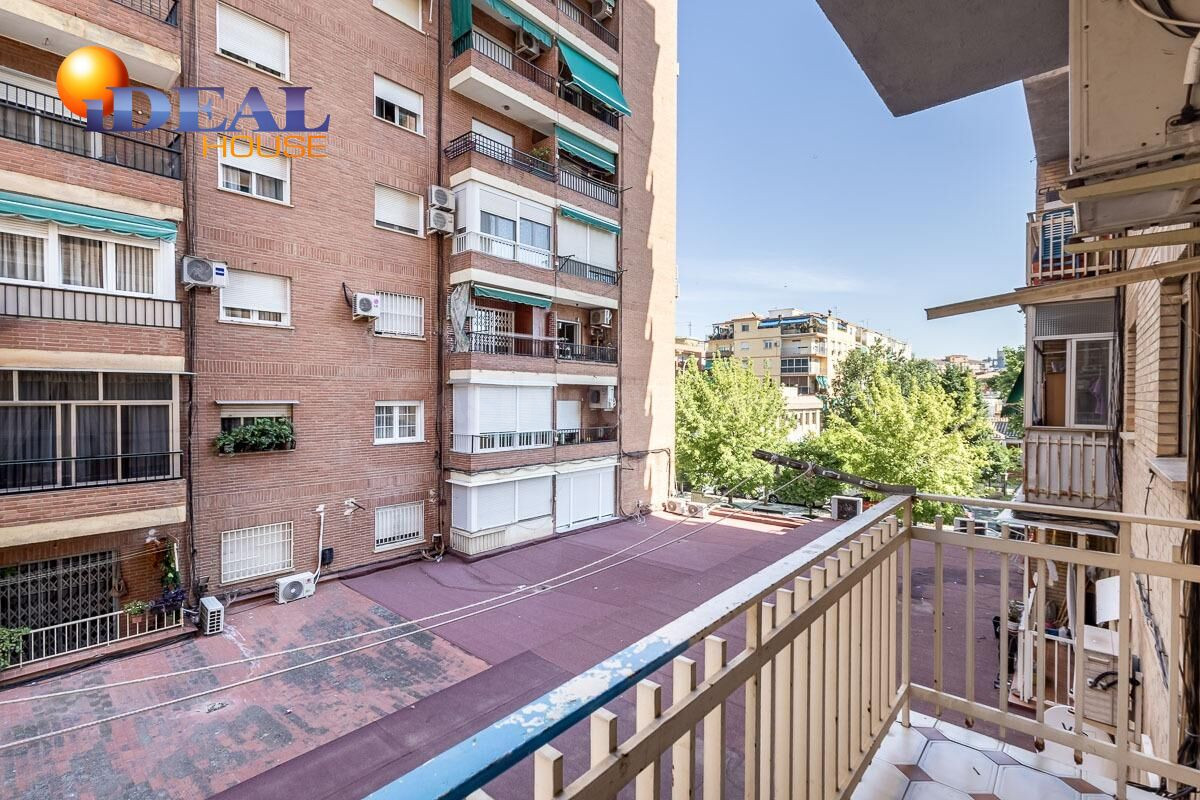 Piso de 3 dormitorios con terraza en plena zona Fontiveros