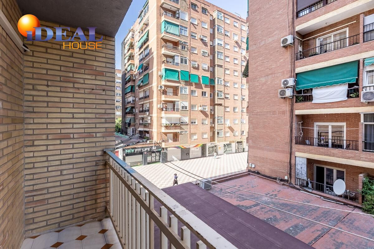 Piso de 3 dormitorios con terraza en plena zona Fontiveros - foto 2