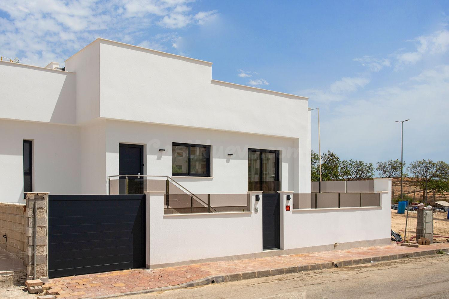 VILLAS PAREADAS EN UNA SOLA PLANTA DE NUEVA CONSTRUCCIÓN EN  - foto 2