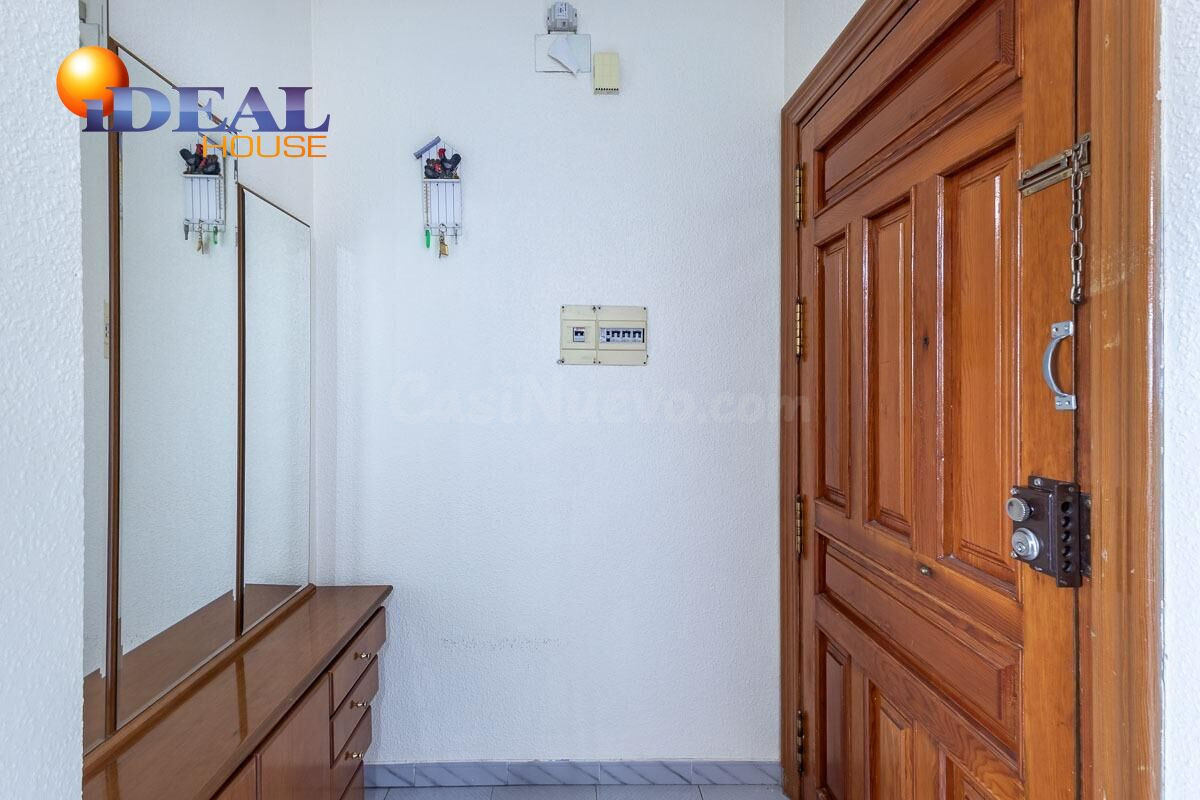 * Gran casa en una sola planta con bajo de 130 m2 y solar de - foto 3