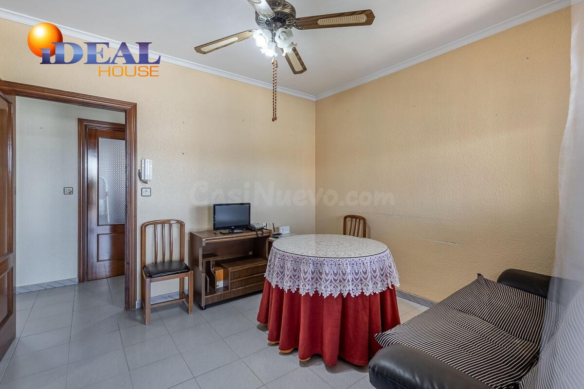 * Gran casa en una sola planta con bajo de 130 m2 y solar de - foto 5