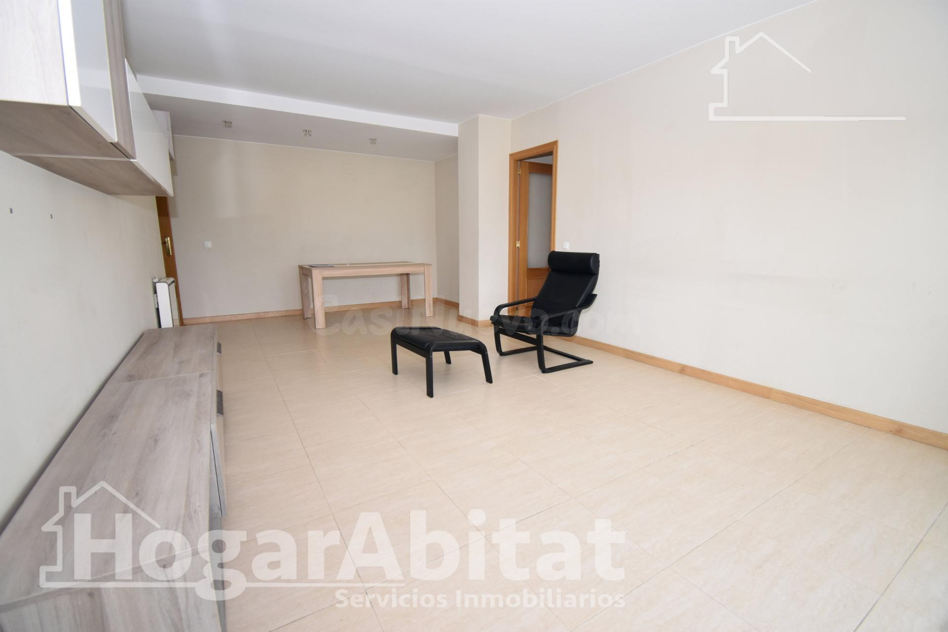 AMPLIO CON GARAJE, BALCÓN Y PISCINA - foto 3