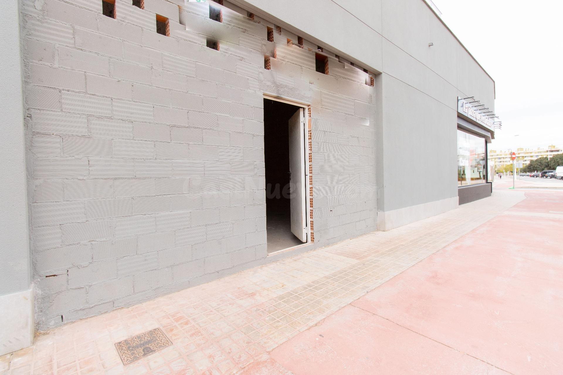 EN VENTA LOCAL COMERCIAL EN PUERTO DE SAGUNTO