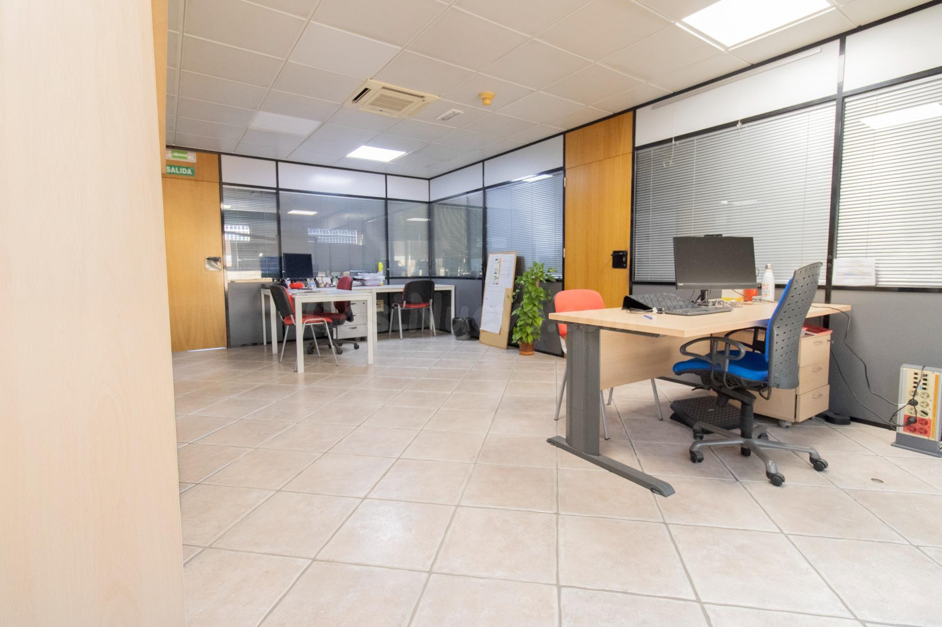 ALQUILER DE OFICINA EN MUSEROS! - foto 2
