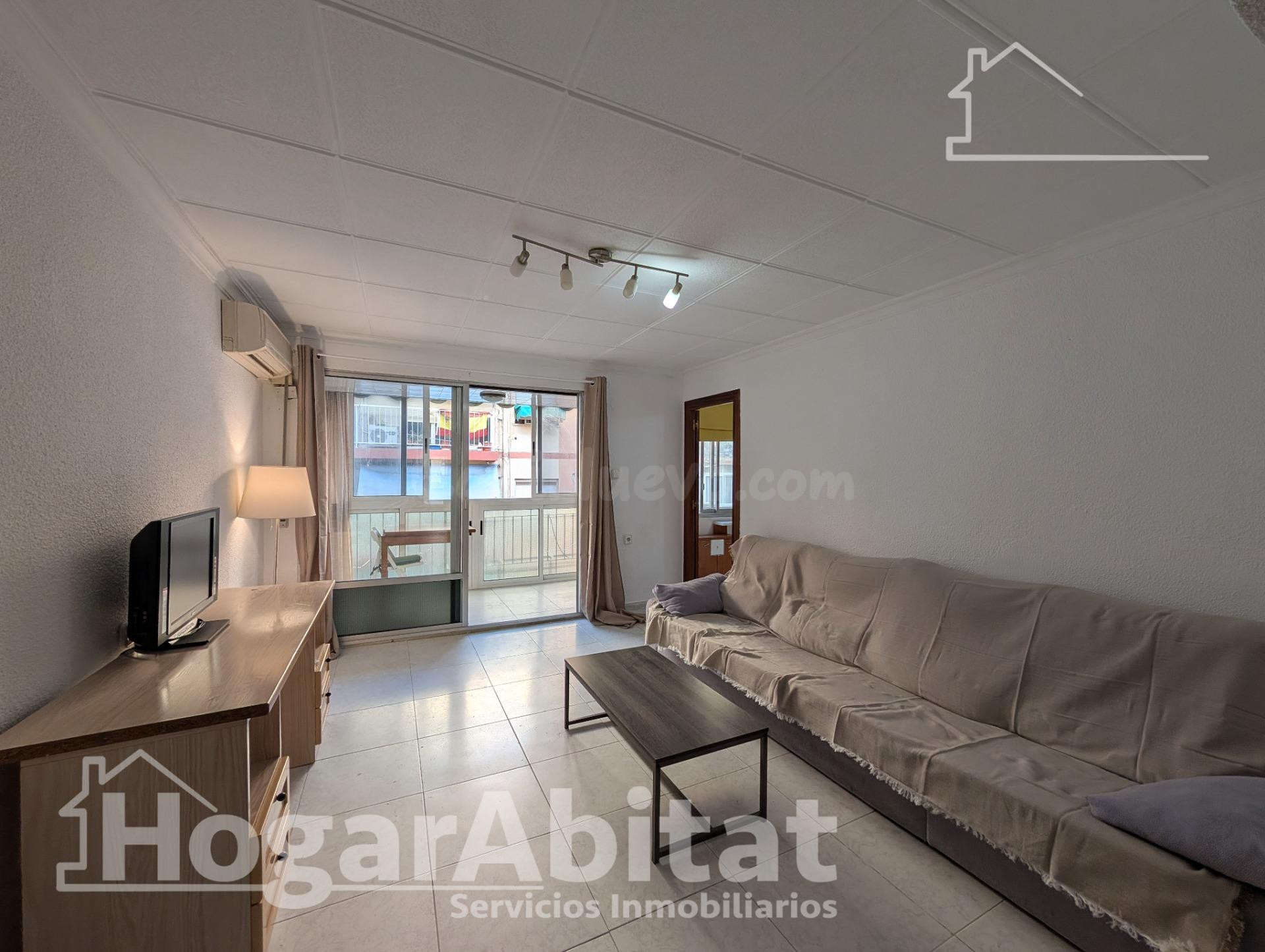 ACOGEDOR Y EXTERIOR CON TERRAZA ACRISTALADA JUNTO A LA AV. D - foto 4