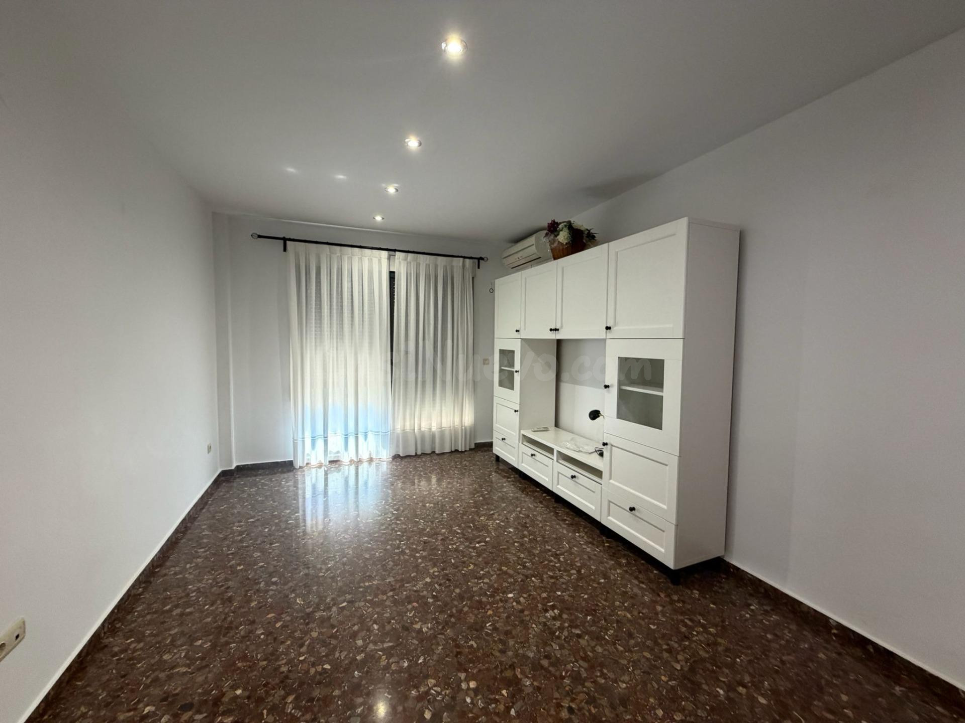 ALQUILER EN ALBALAT - foto 2