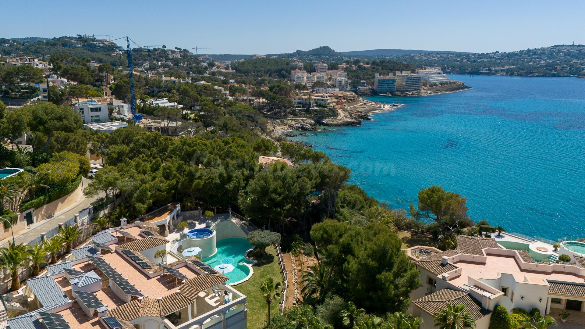 Villa de lujo extraordinaria en primera línea de mar con vis