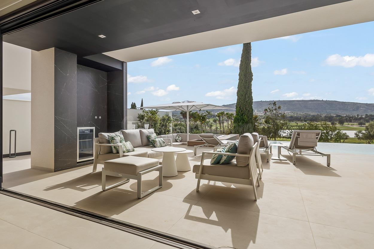 Villa de 5 dormitorios y gran semi-sótano en primera linea d - foto 4