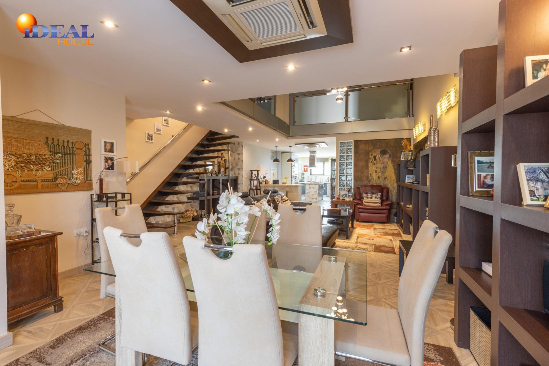 Exclusivo dúplex tipo loft de 225 m2 con apartamento indepen - foto 2