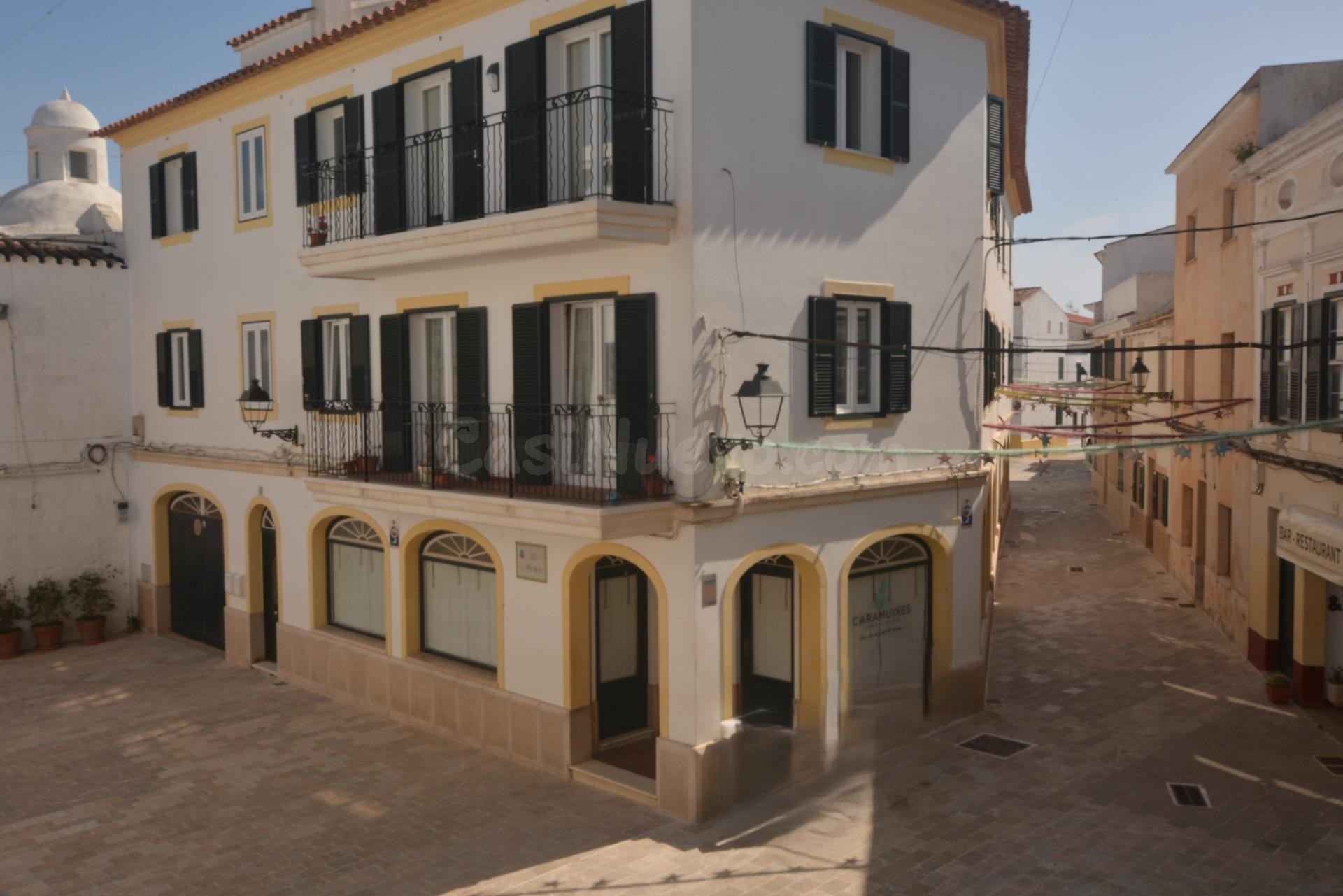 LOCAL HISTÓRICO ÚNICO, BAR CON GRAN RENTABILIDAD EN EL CORAZ - foto 4