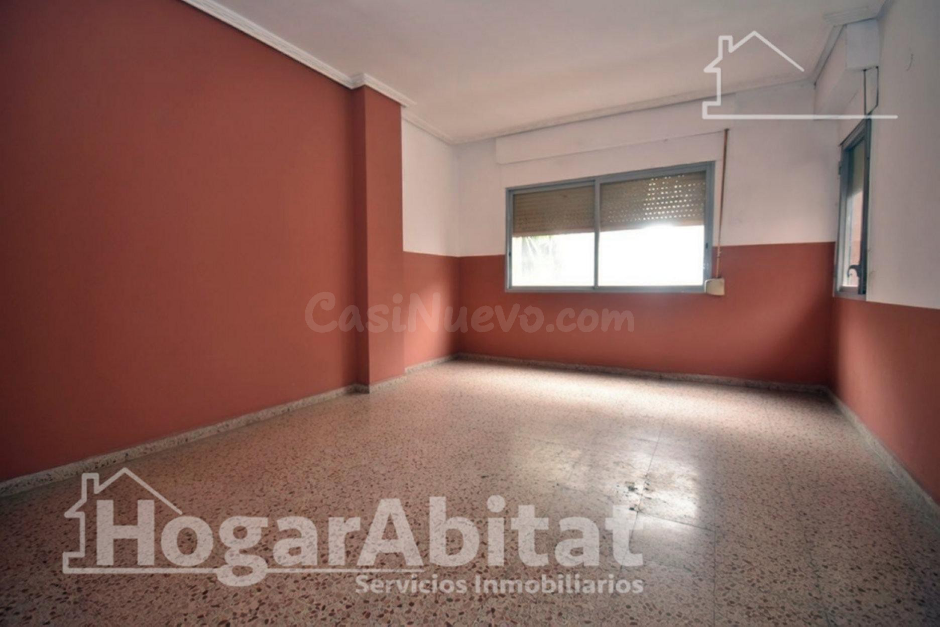 ¡AMPLITUD Y LUZ RAUDAL! CON BALCÓN Y GRAN PATIO