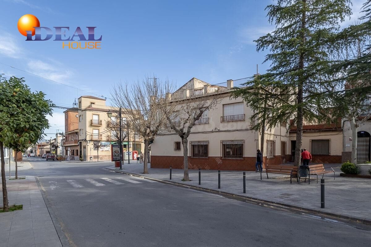 EDIFICIO CON VIVIENDA Y BAR RESTAURANTE EN CIJUELA.