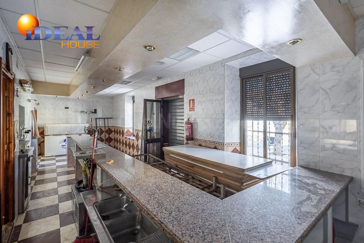 EDIFICIO CON VIVIENDA Y BAR RESTAURANTE EN CIJUELA. - foto 4