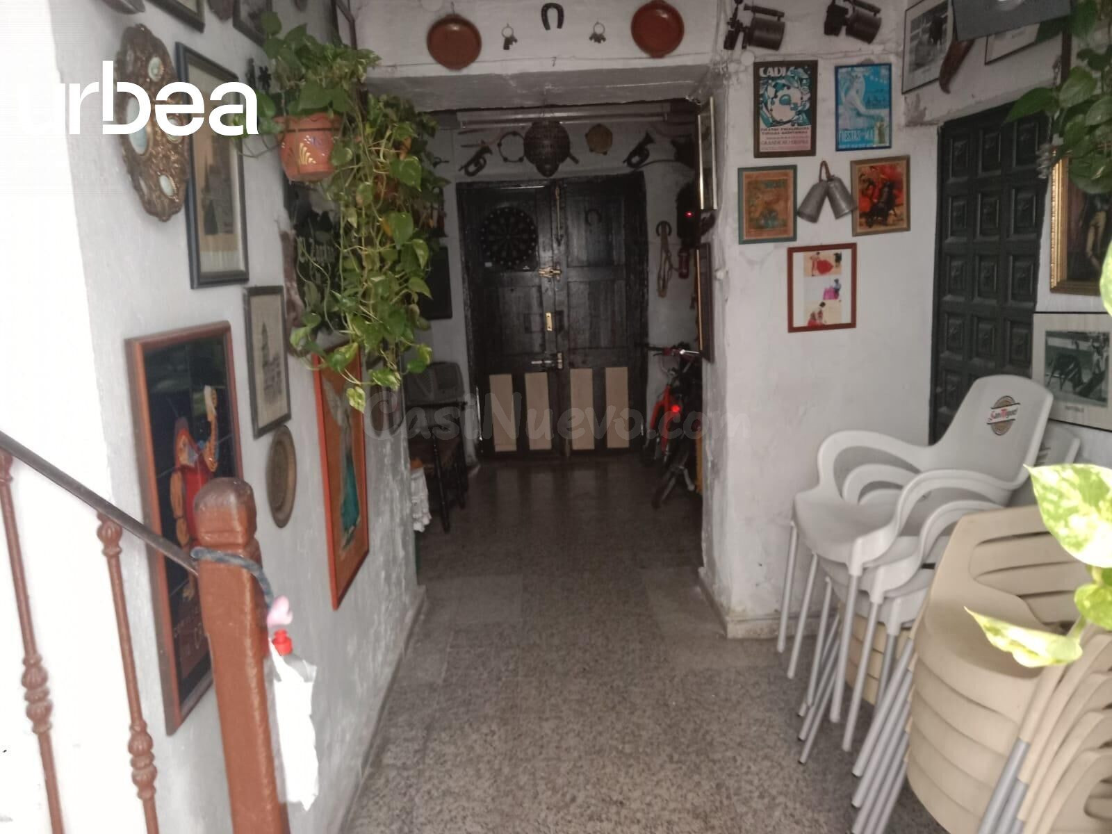 Casa esquina de 2 plantas con patio central en la zona de la - foto 3