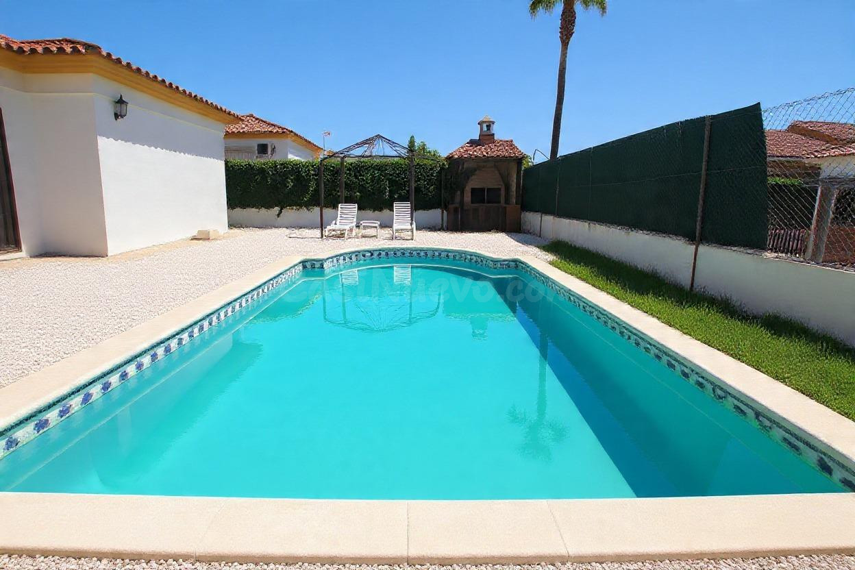 Chalet con Piscina en Zona Sur - foto 2