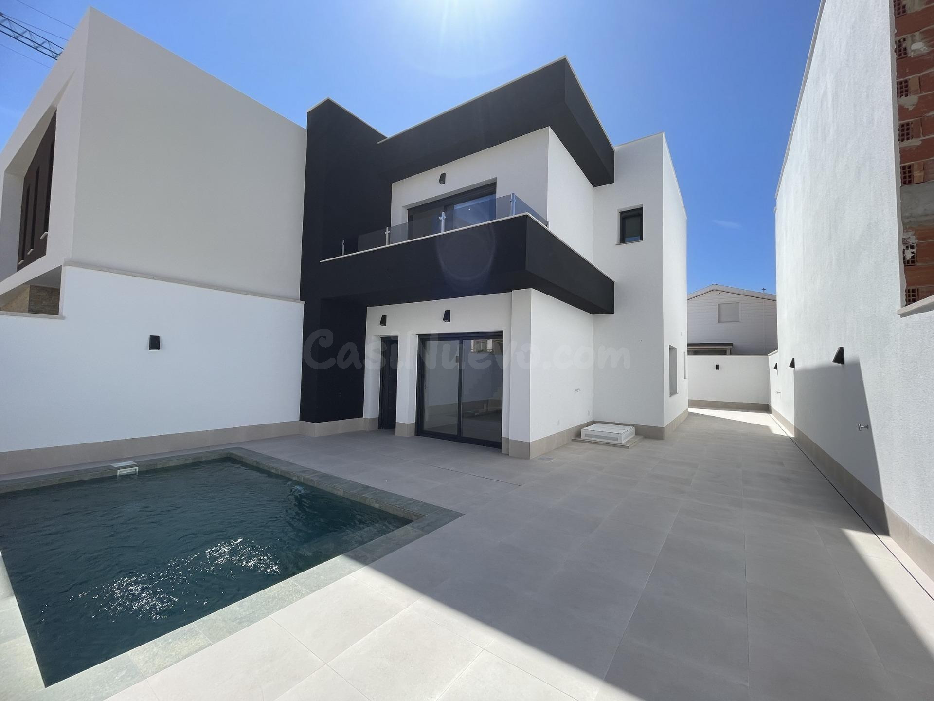 Villa de 3 dormitorios y piscina privada en venta en Las Her